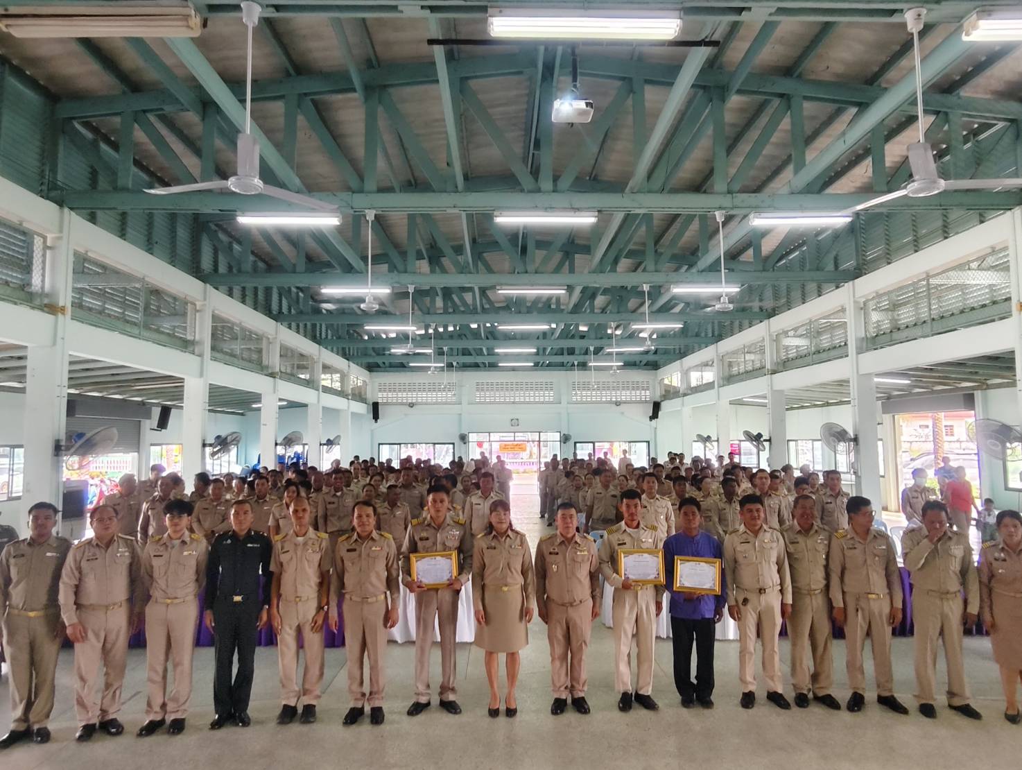 ?? พช.ทับสะแก ร่วมประชุมหัวหน้าส่วนราชการ กำนัน ผู้ใหญ่บ้านอำเภอทับสะแก