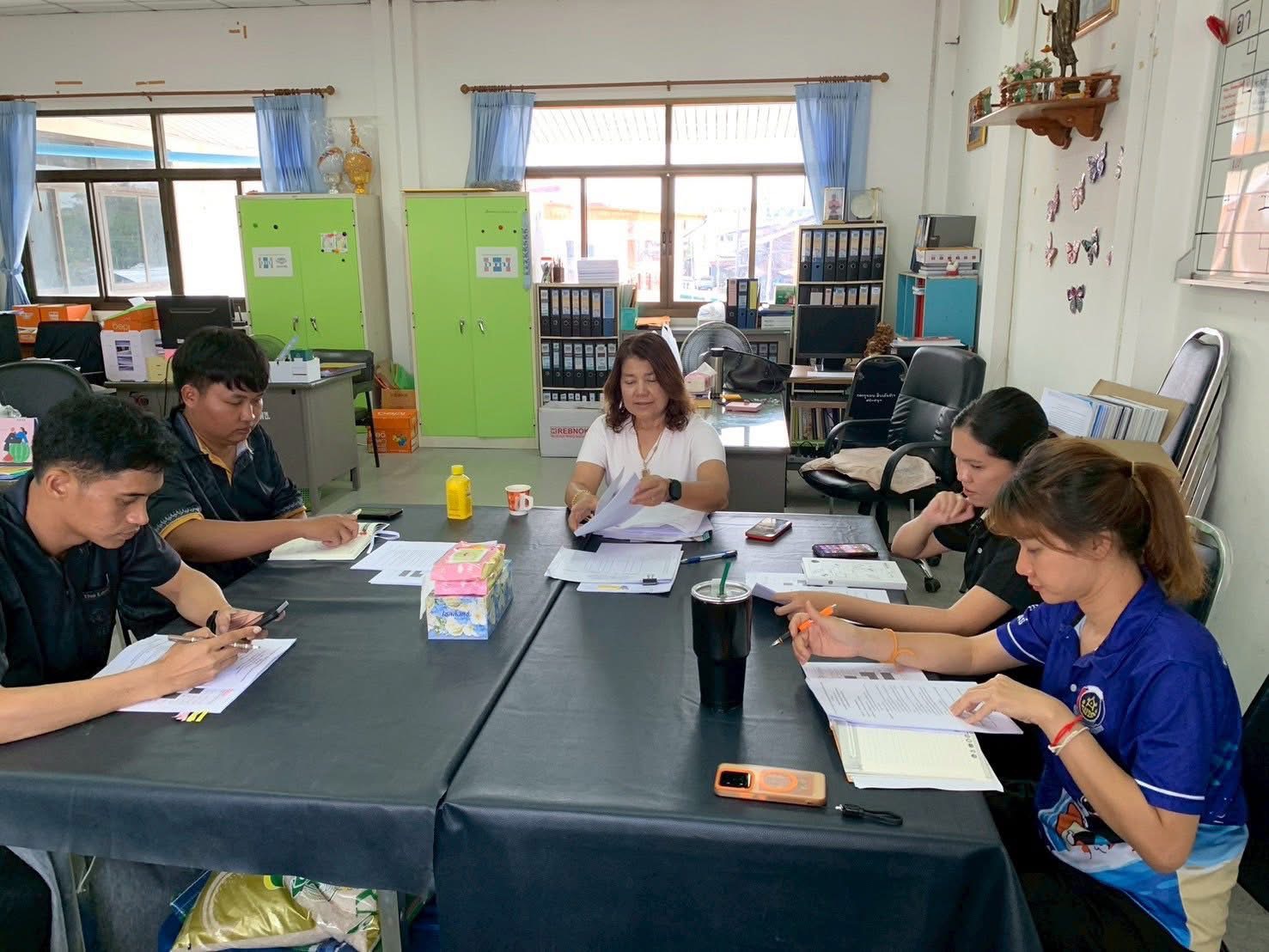 พช.ทับสะแก ประชุมขับเคลื่อนงานและวางแผนการปฏิบัติงานแก่บุคลากร